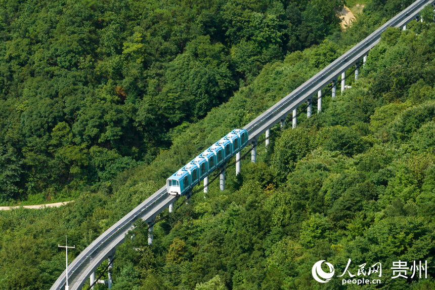 野玉海單軌小火車項(xiàng)目。人民網(wǎng)記者 涂敏攝