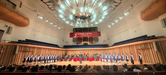 重慶大學(xué)城樹人小學(xué)校管樂團(tuán)參加比賽。